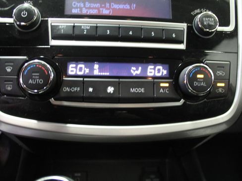 Used 2018 Nissan Altima 2.5 SV FWD image 15