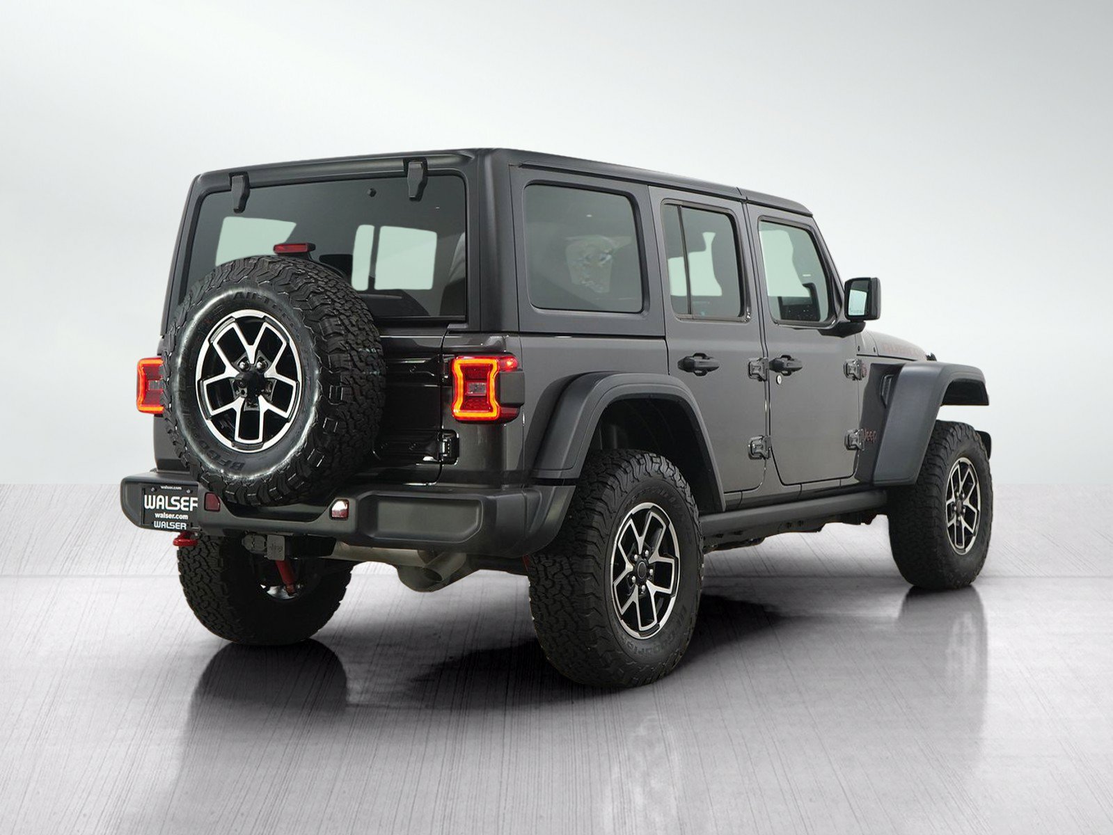 Used 2024 Jeep Wrangler Unlimited Rubicon w/ Convenience Group AWD/4WD image 5