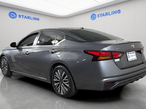 Used 2024 Nissan Altima 2.5 SV FWD image 5