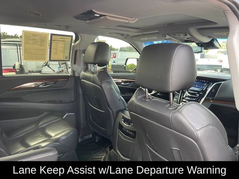 Used 2019 Cadillac Escalade ESV Premium Luxury RWD image 26