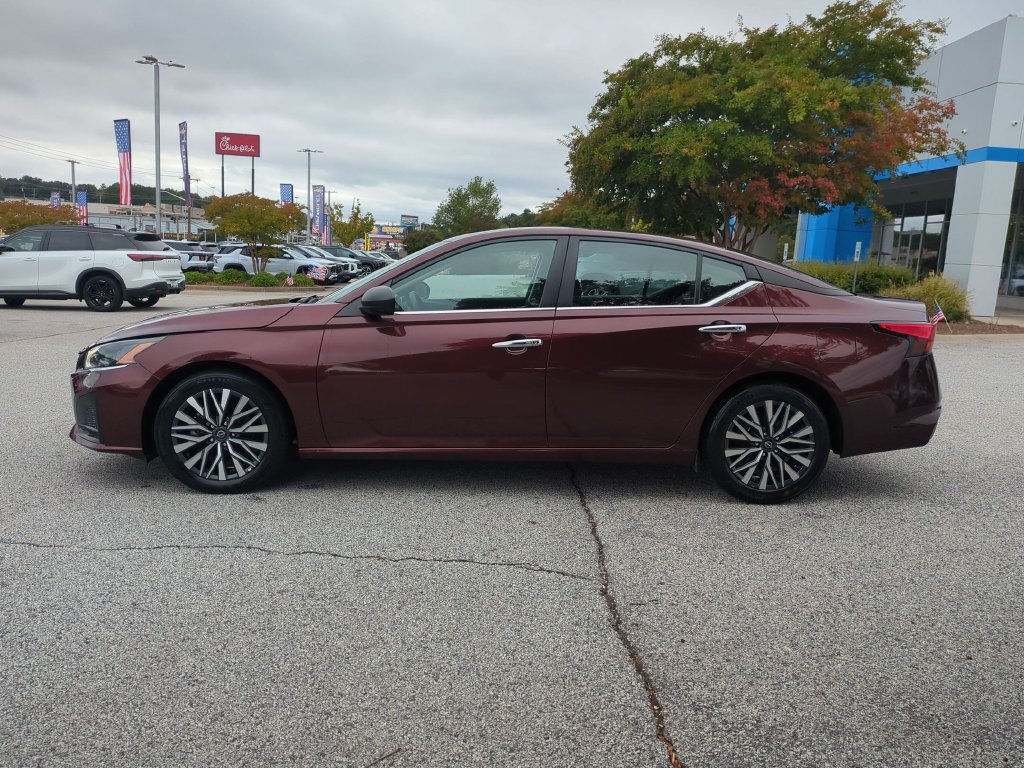 Used 2025 Nissan Altima 2.5 SV FWD image 6