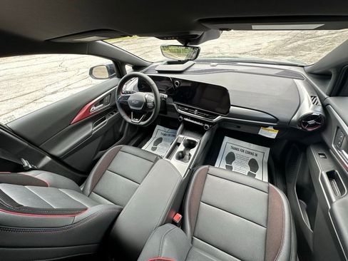 New 2025 Chevrolet Equinox EV RS w/ Convenience Package II FWD image 23