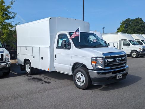 New 2026 Ford E-350 and Econoline 350 Super Duty w/ Power Equipment Group image 2