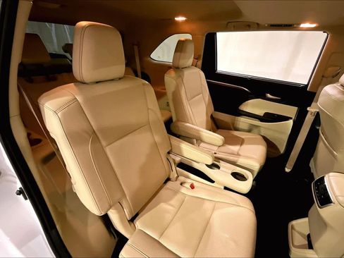 Used 2019 Toyota Highlander Limited image 37