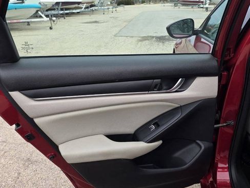 Used 2018 Honda Accord LX image 14