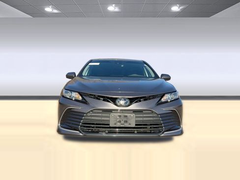 Used 2023 Toyota Camry LE image 5