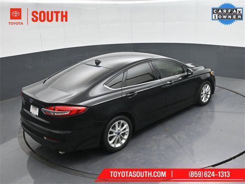 Used 2019 Ford Fusion SE image 39