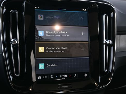 Used 2025 Volvo XC40 B5 Core image 31