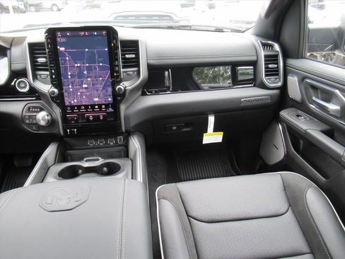 New 2026 RAM 1500 Laramie AWD/4WD image 14