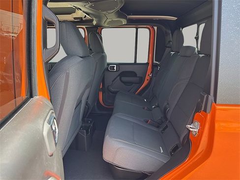 New 2025 Jeep Gladiator Sport image 10