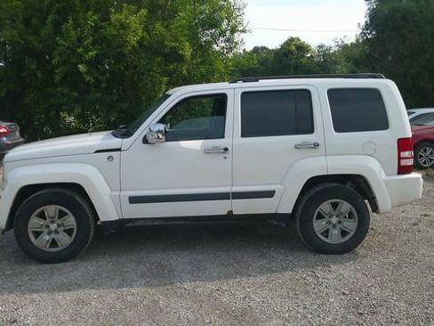 Used 2009 Jeep Liberty Sport w/ Popular Equipment Group AWD/4WD image 1