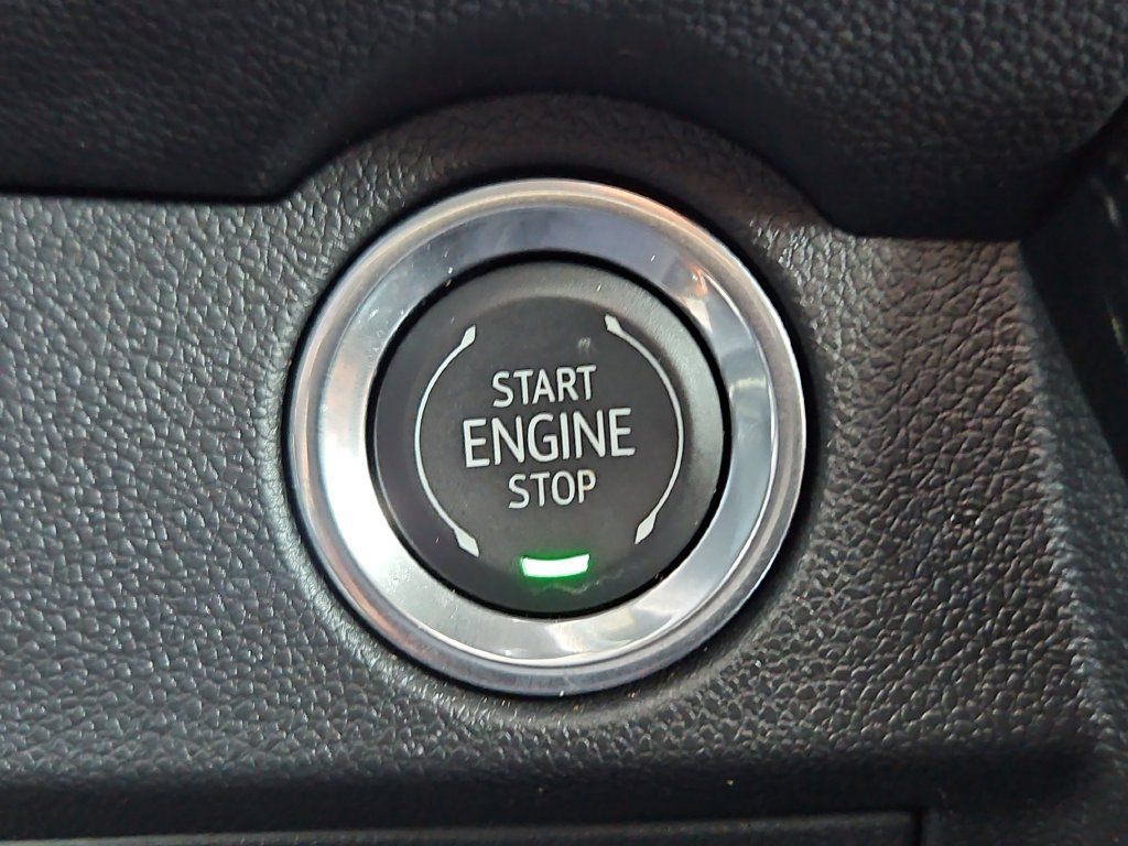 Used 2025 Chevrolet Traverse LT w/ Driver Confidence Package FWD image 21