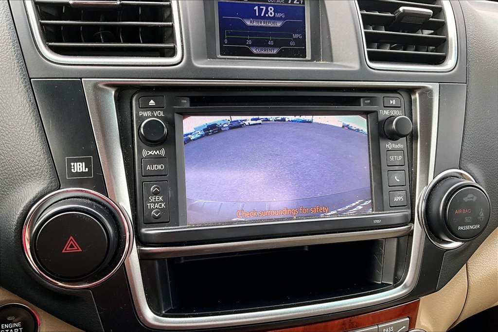 Used 2013 Toyota Highlander Limited AWD/4WD image 21