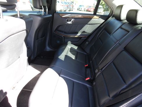 Used 2011 Mercedes-Benz E 350 4MATIC Sedan image 17
