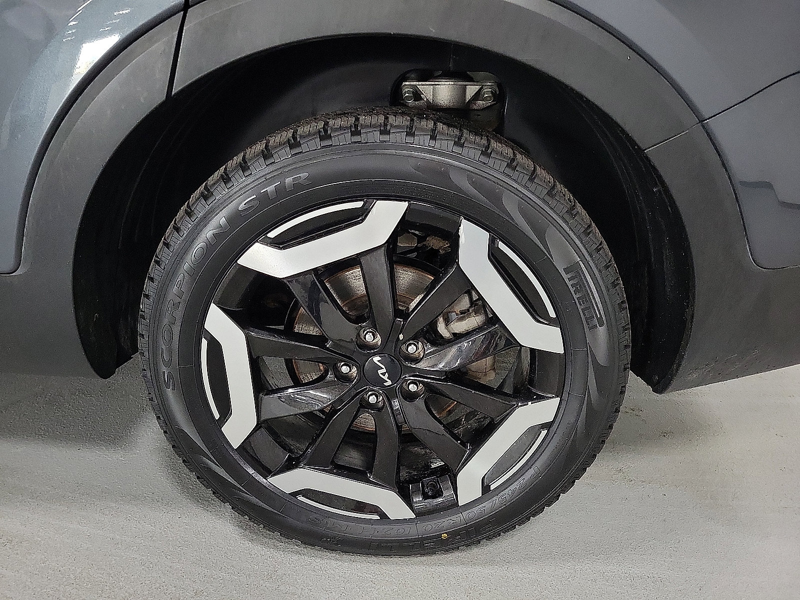 Used 2024 Kia Telluride EX w/ EX Captain's Chair Package AWD/4WD image 8