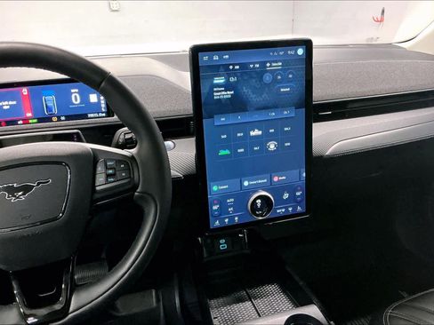 Used 2021 Ford Mustang Mach-E Premium image 9
