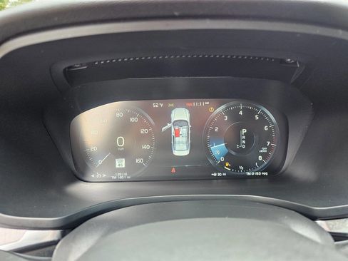 Used 2020 Volvo S60 T5 Momentum image 15