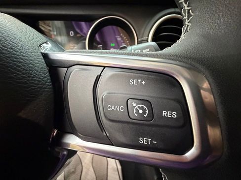 Used 2023 Jeep Wrangler Unlimited Sahara w/ Cold Weather Group AWD/4WD image 24
