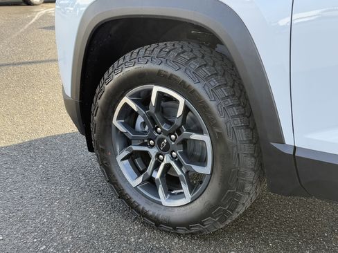 New 2026 Chevrolet Equinox ACTIV w/ Convenience Package III image 33