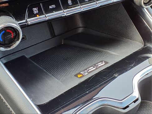 Used 2024 Chevrolet Traverse LT image 10