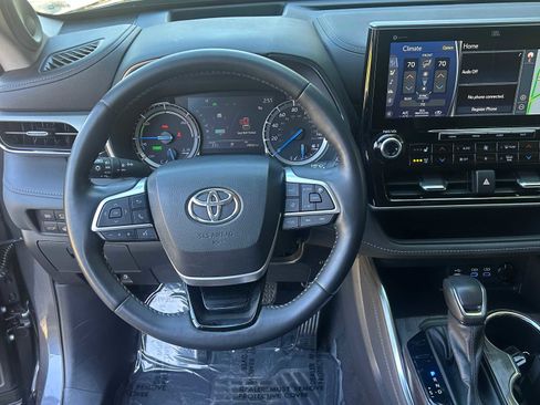 Used 2022 Toyota Highlander Platinum image 15