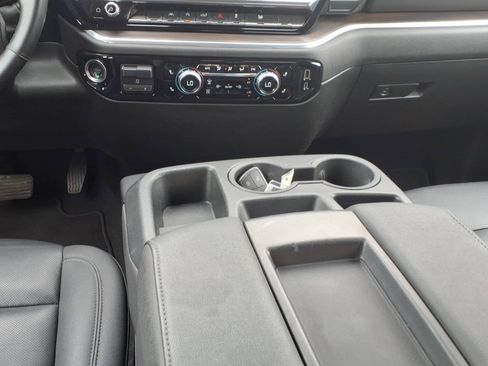 Used 2025 GMC Sierra 1500 SLT AWD/4WD image 15