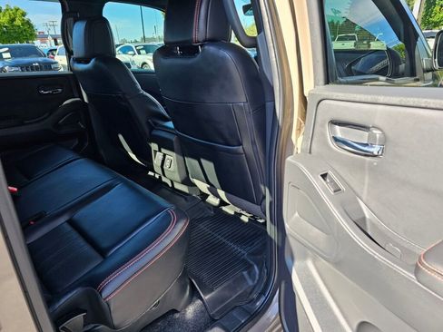 Used 2023 Nissan Frontier PRO-4X image 13