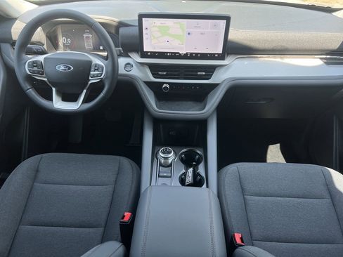 New 2026 Ford Explorer Active RWD image 2