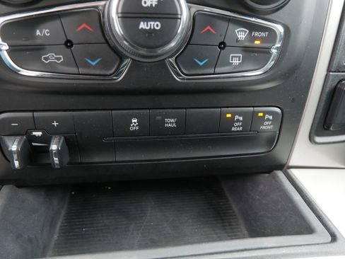 Used 2017 RAM 1500 Big Horn image 32