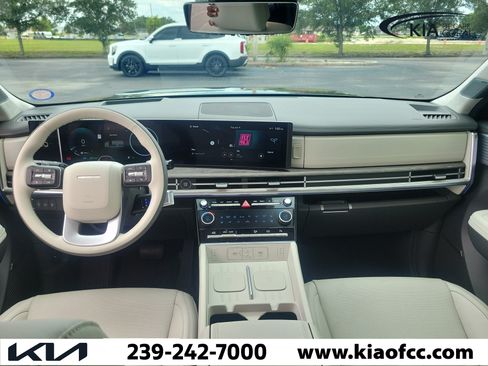 Used 2026 Hyundai Santa Fe Calligraphy FWD image 17