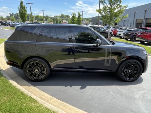 Certified 2023 Land Rover Range Rover SE AWD/4WD image 8
