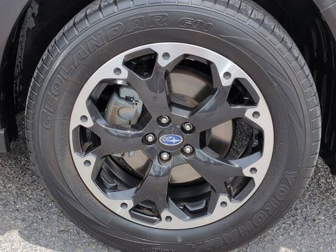 Used 2023 Subaru Crosstrek 2.0i Premium image 11