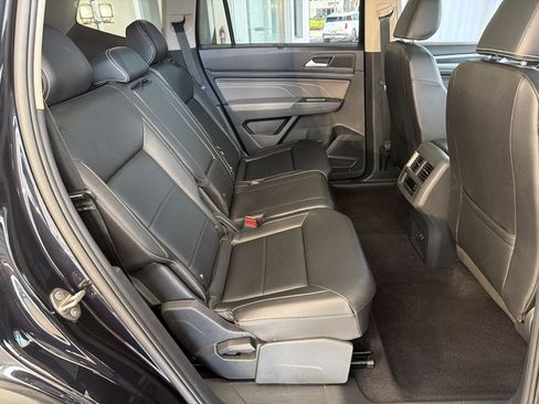 Used 2023 Volkswagen Atlas SEL R-Line AWD/4WD image 32