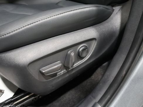 Used 2025 Toyota Grand Highlander FWD image 11