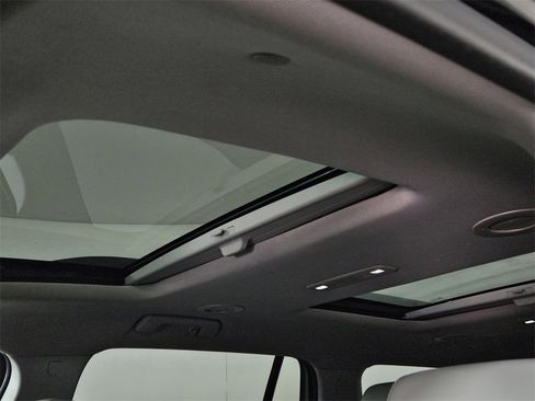 Used 2020 GMC Acadia SLT image 24