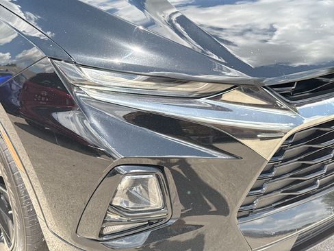 Used 2021 Chevrolet Blazer RS w/ Enhanced Convenience Package FWD image 32