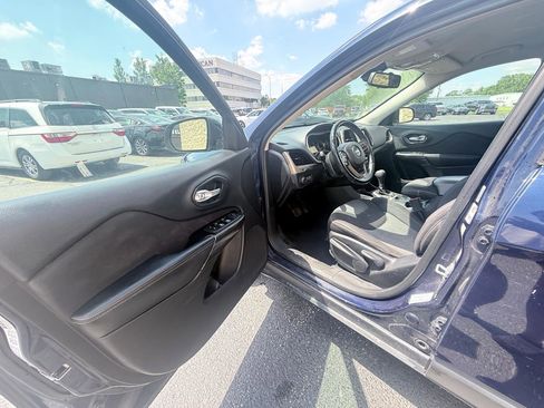 Used 2014 Jeep Cherokee Latitude w/ Trailer Tow Group AWD/4WD image 10