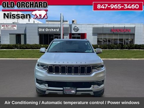 Used 2022 Jeep Wagoneer Series II w/ Convenience Group I AWD/4WD image 2