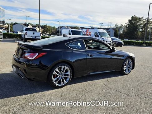 Used 2015 Hyundai Genesis 3.8 image 11