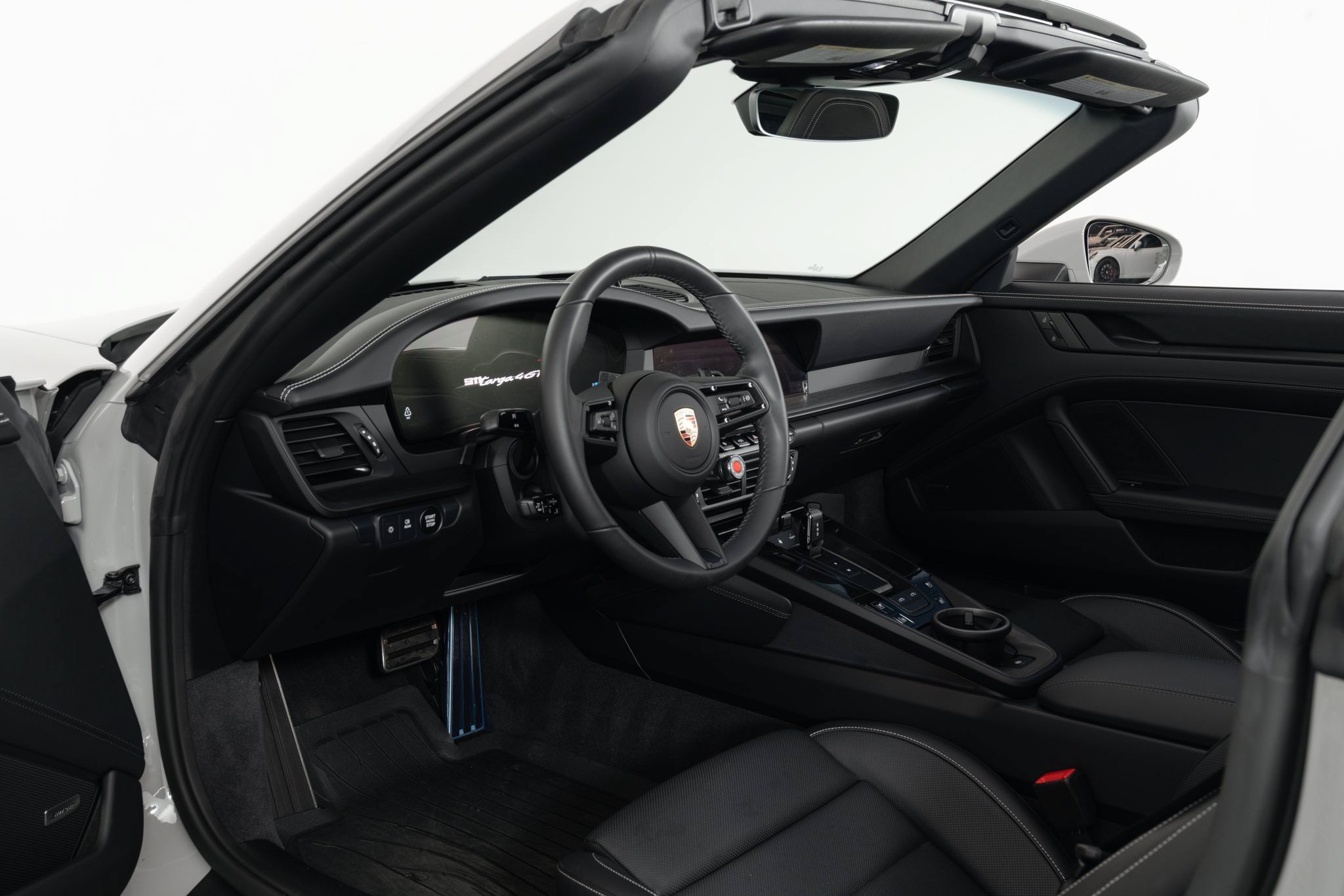 Used 2025 Porsche 911 Targa 4 GTS AWD/4WD image 3