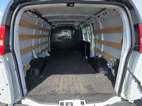 Used 2024 GMC Savana 2500 w/ Driver Convenience Package RWD image 6