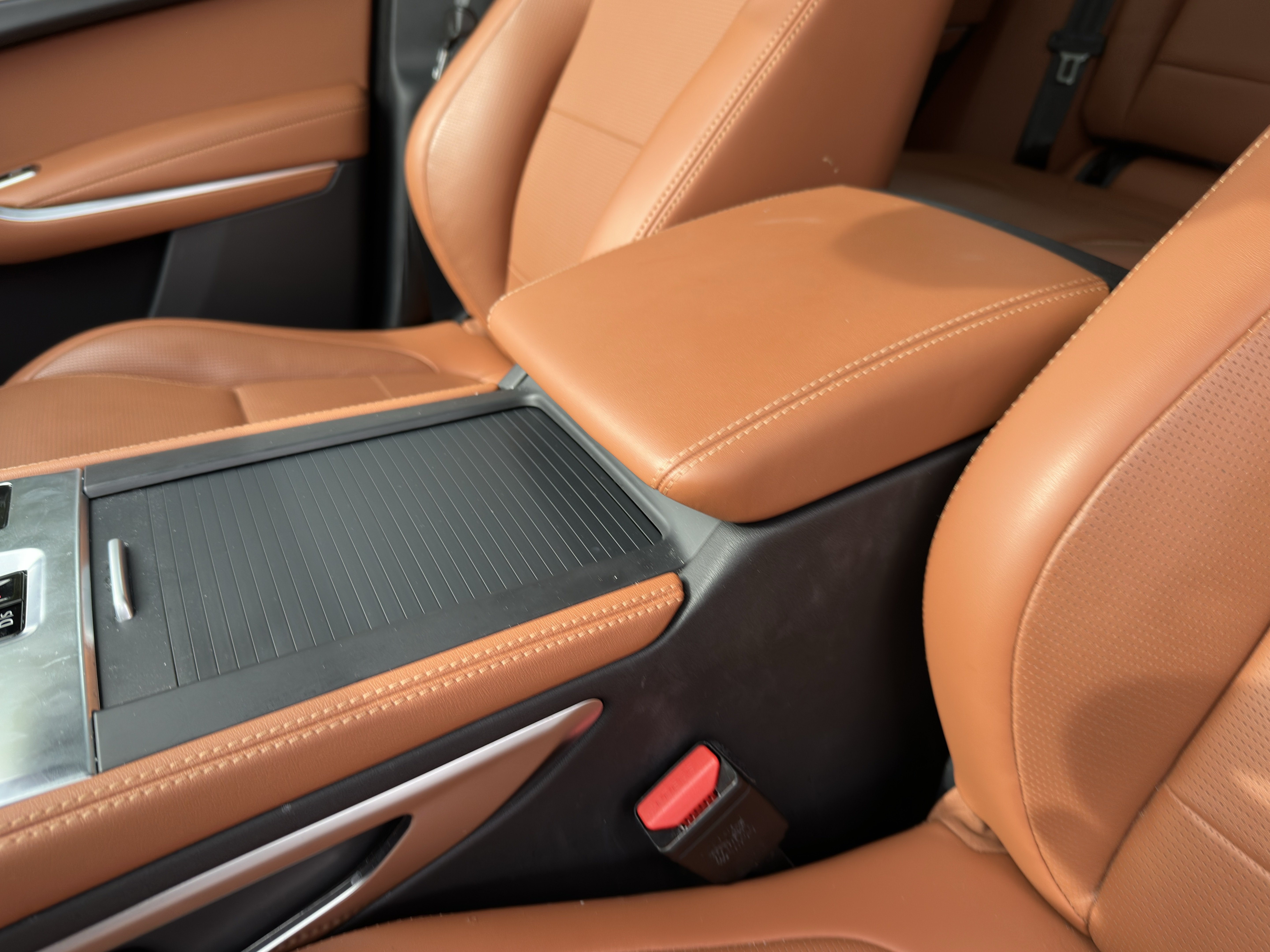 Certified 2026 Jaguar F-PACE R-Dynamic S AWD/4WD image 22