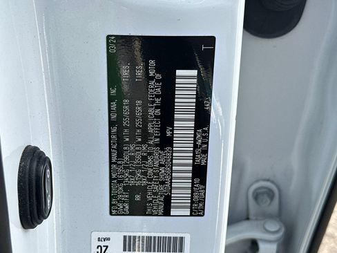 Used 2024 Toyota Grand Highlander AWD image 30