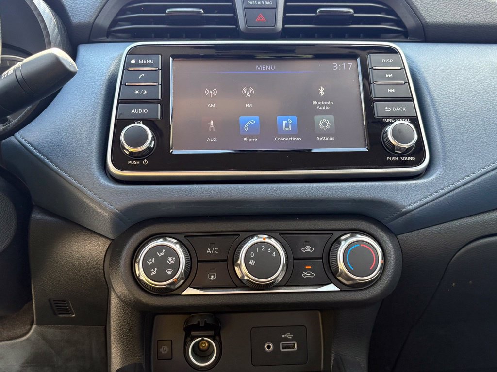 Used 2025 Nissan Versa SV FWD image 17