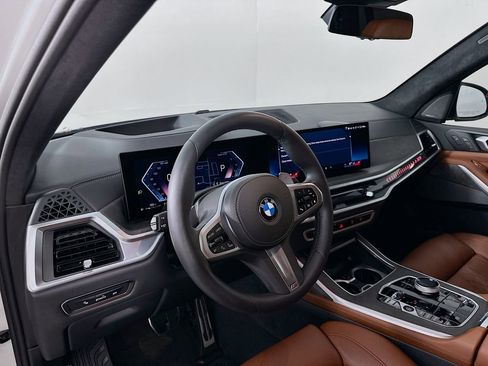 Certified 2025 BMW X7 xDrive40i w/ Executive Package image 9