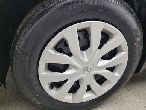 Used 2017 Nissan Rogue S AWD/4WD image 31
