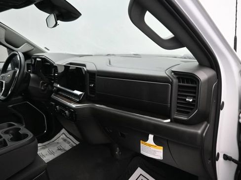 Used 2025 Chevrolet Silverado 2500 LT w/ Convenience Package AWD/4WD image 8