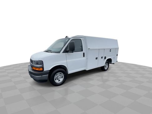 New 2025 Chevrolet Express 3500 w/ Power Convenience Package RWD image 4
