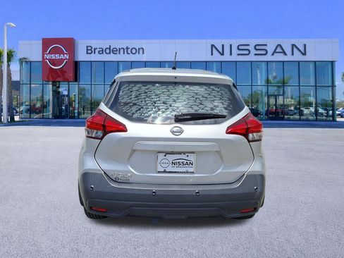 Used 2020 Nissan Kicks S FWD image 6