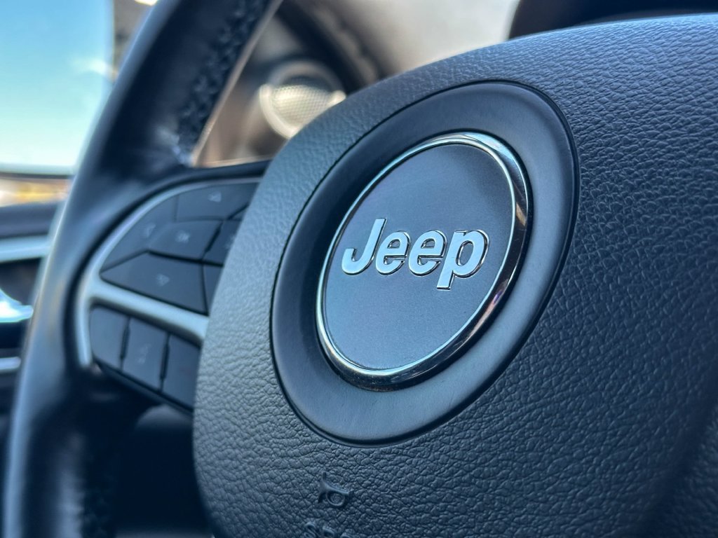 Used 2021 Jeep Grand Cherokee Laredo X RWD image 31